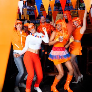 Goedkope Koningsdag pruik lang Oranje