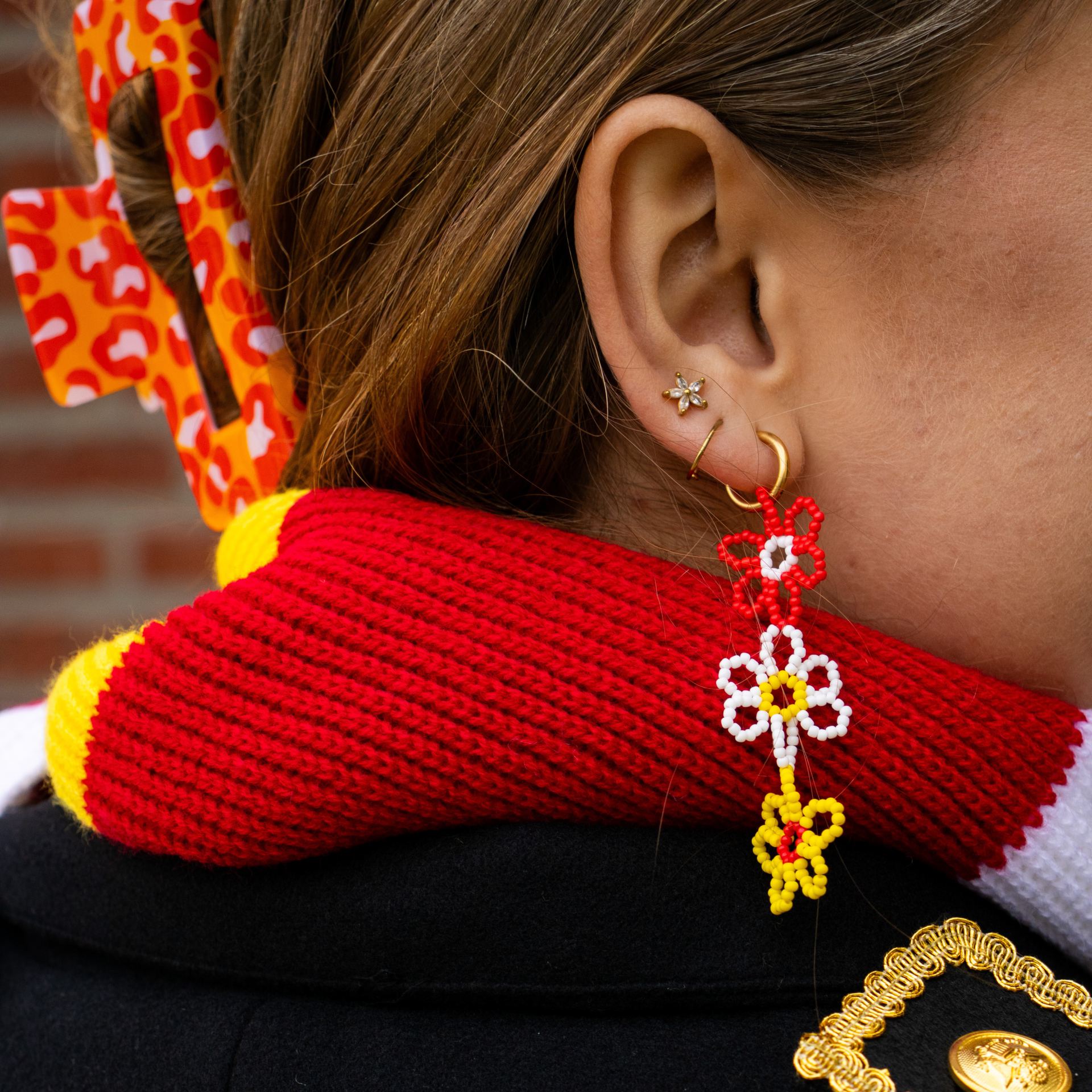 Oeteldonk oorbellen bloemen sfeerfoto