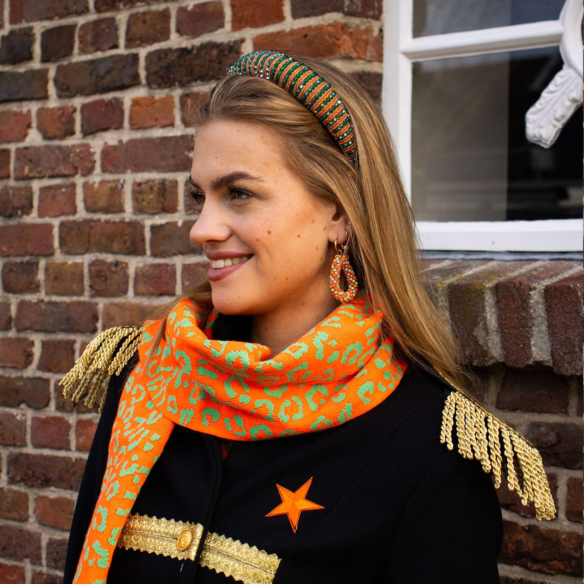 Vrouw met Kruikenstad accessoires