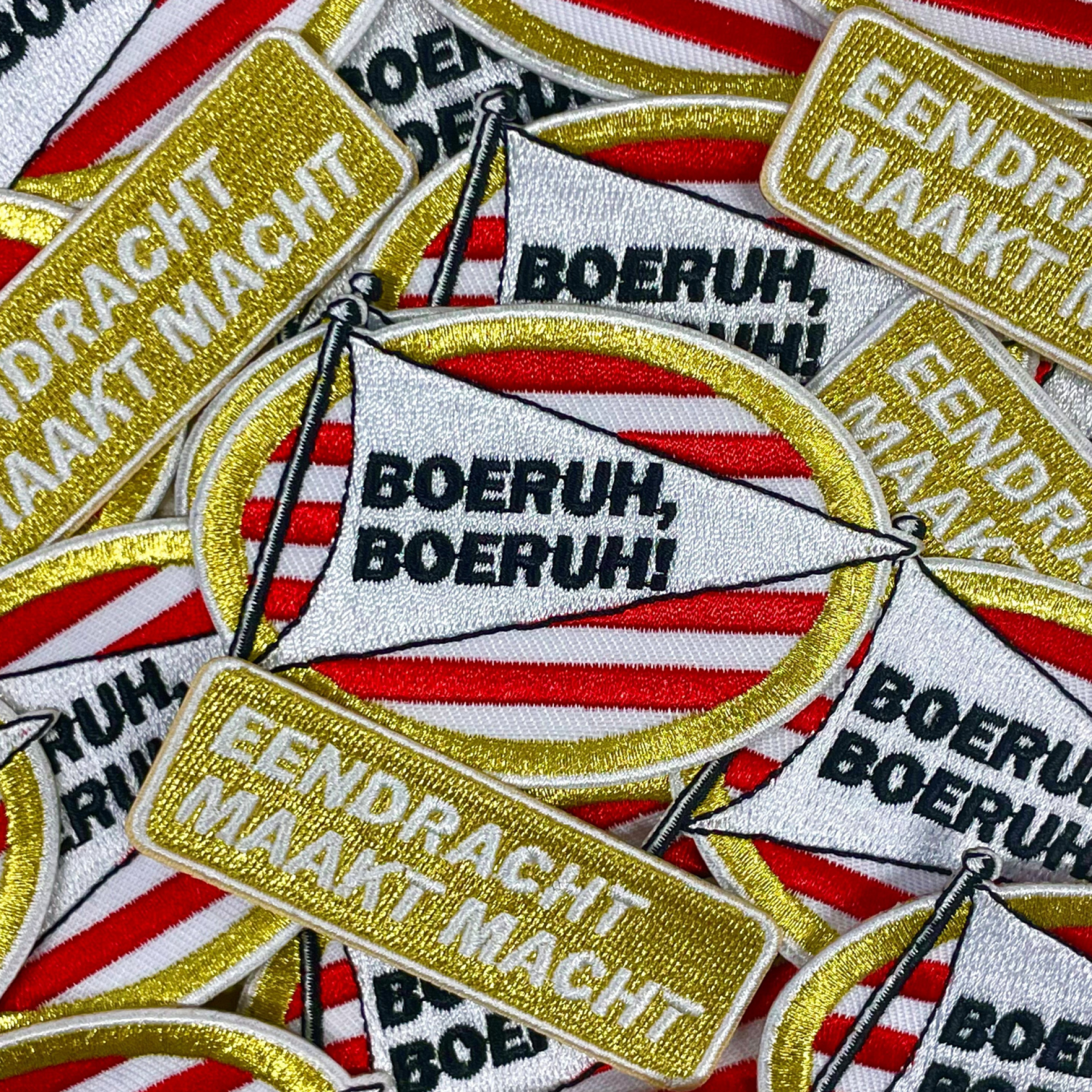 PSV emblemen opgestapeld