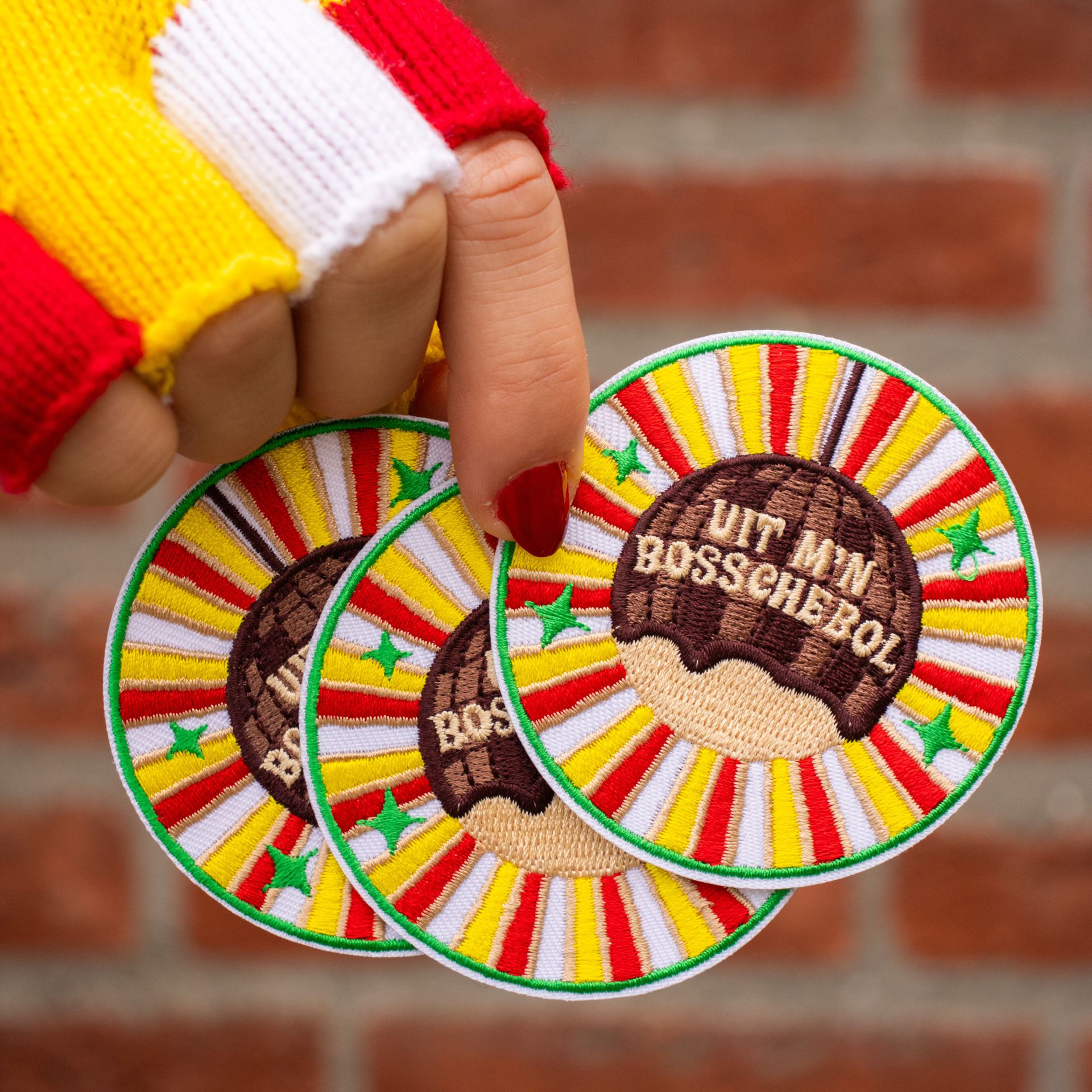 Oeteldonk embleem - Uit m'n bosschebol