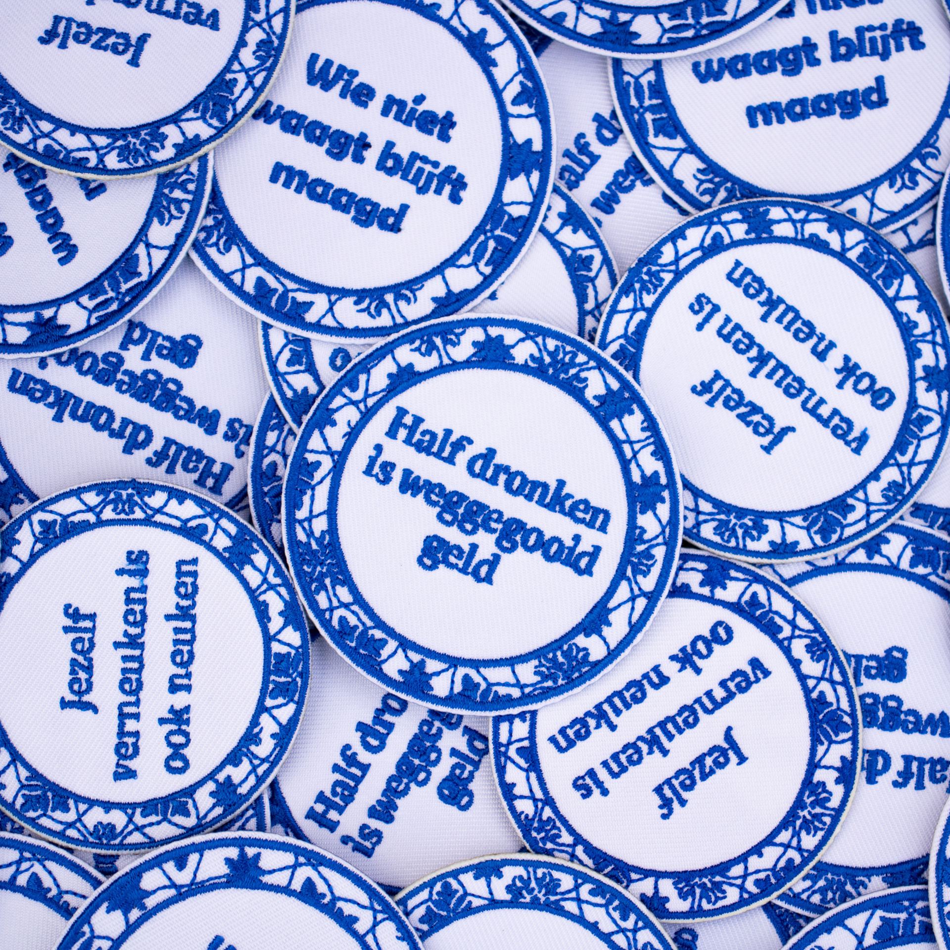 Blauw geel emblemen tegeltjes