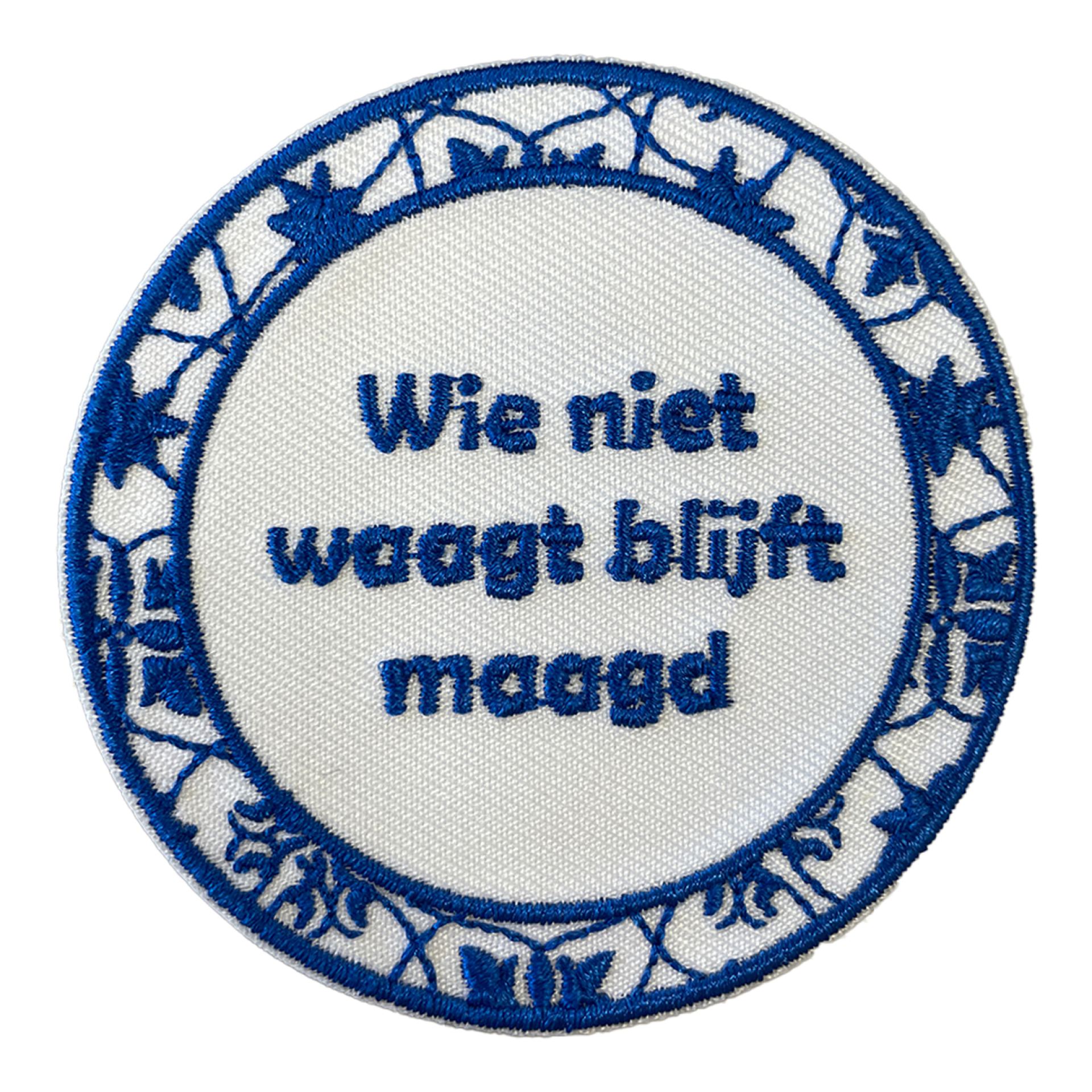 Blauw geel embleem tegeltje wie niet waagt