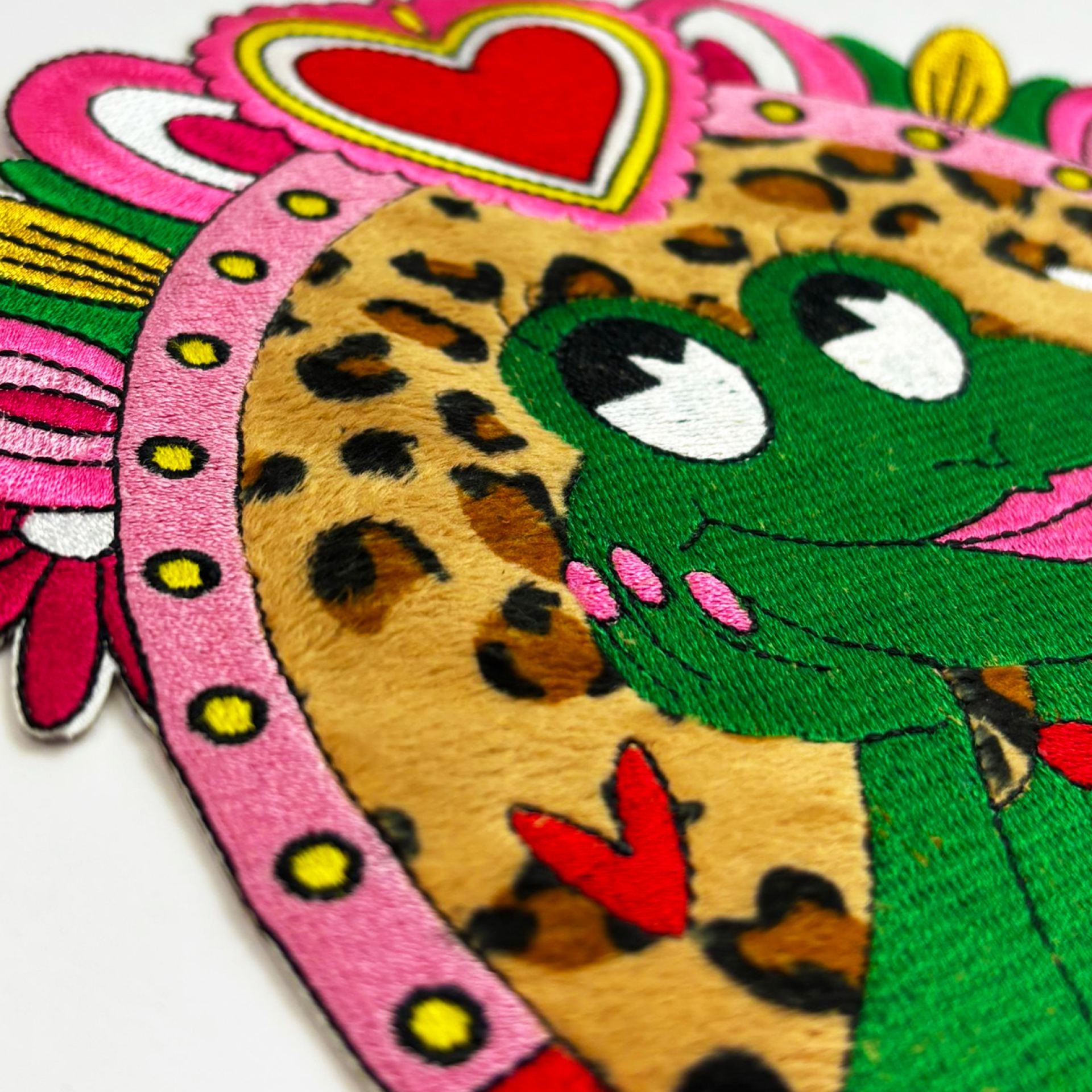 Oeteldonk embleem Rugembleem kikker met make-up