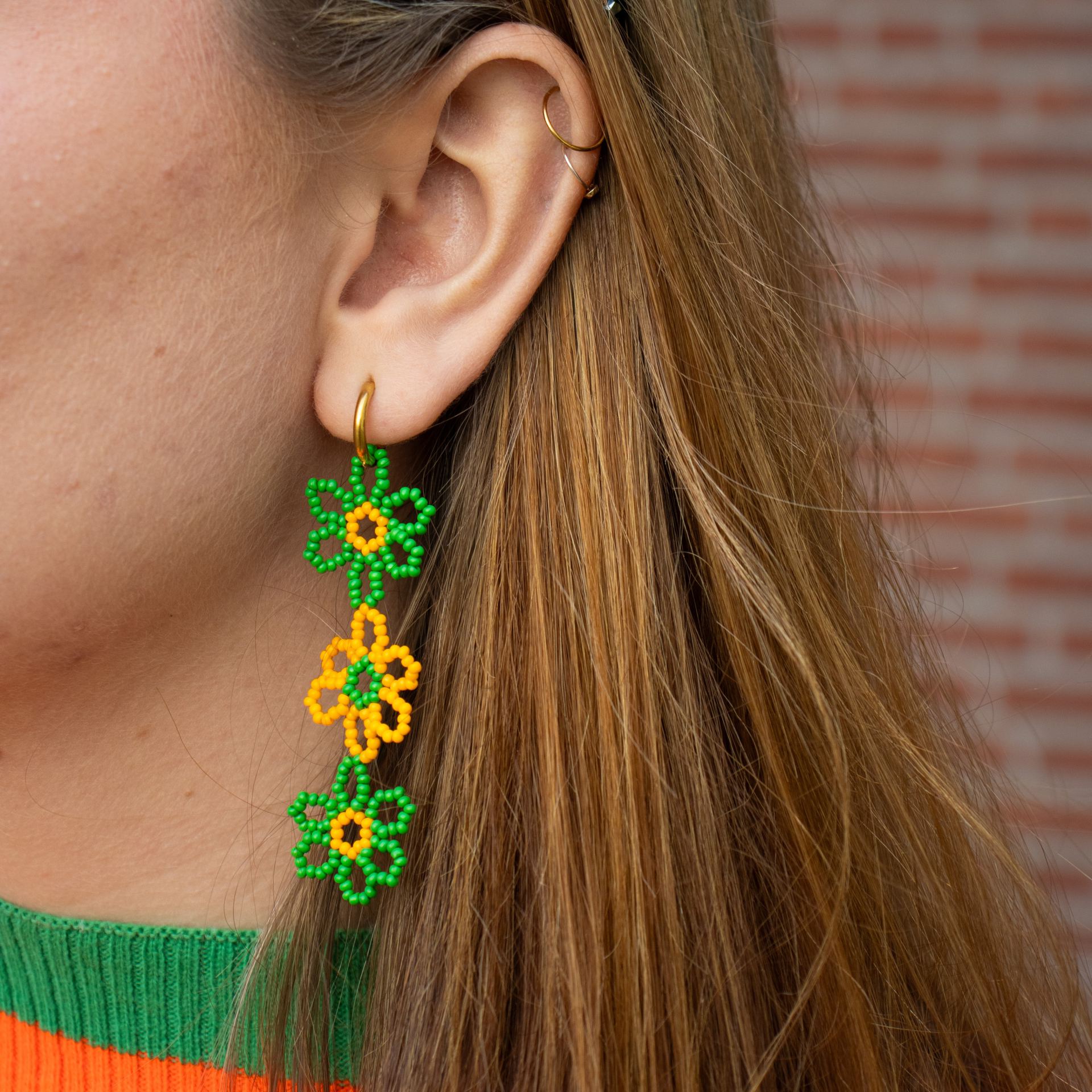 Kruikenstad oorbellen bloemen kraaltjes aan