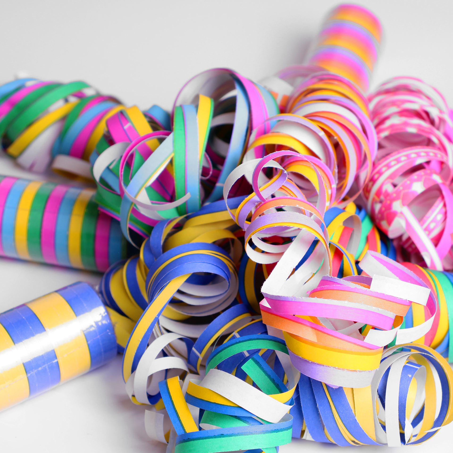 Serpentinerollen multicolor goedkoop