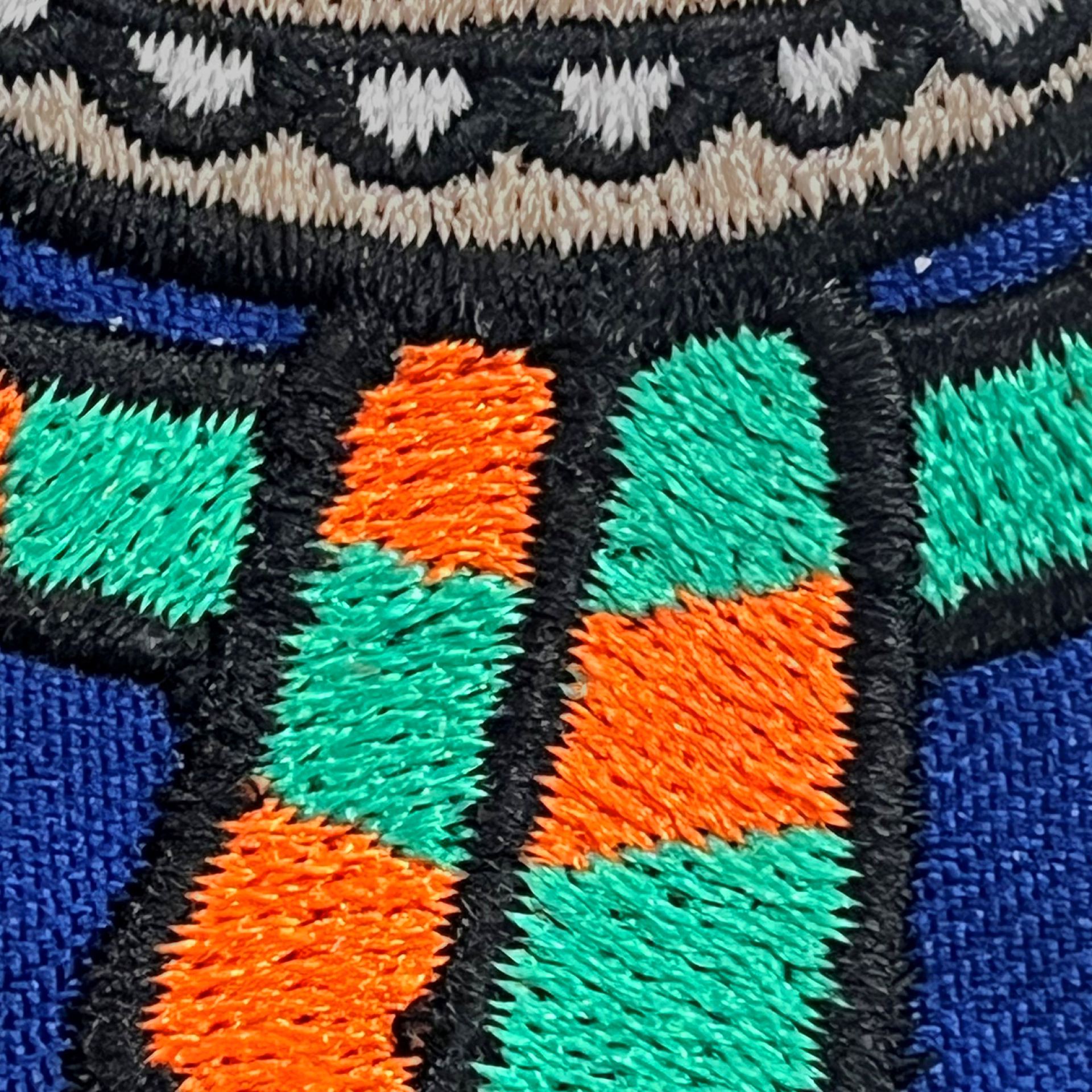 Kruikenstad embleem griezelpop detail