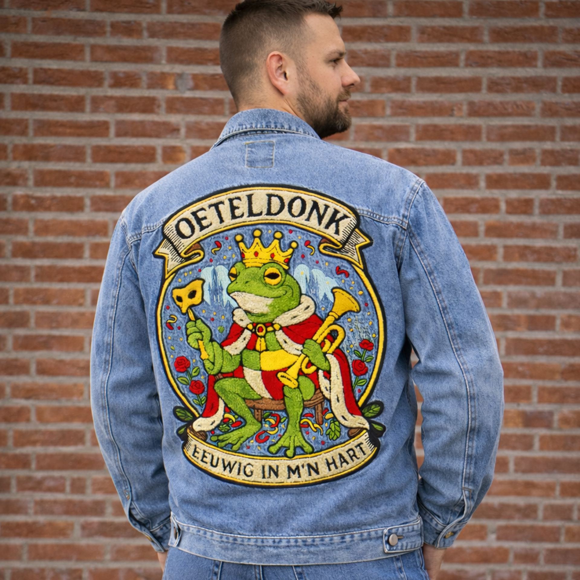 Oeteldonk spijkerjas met rug patch op man