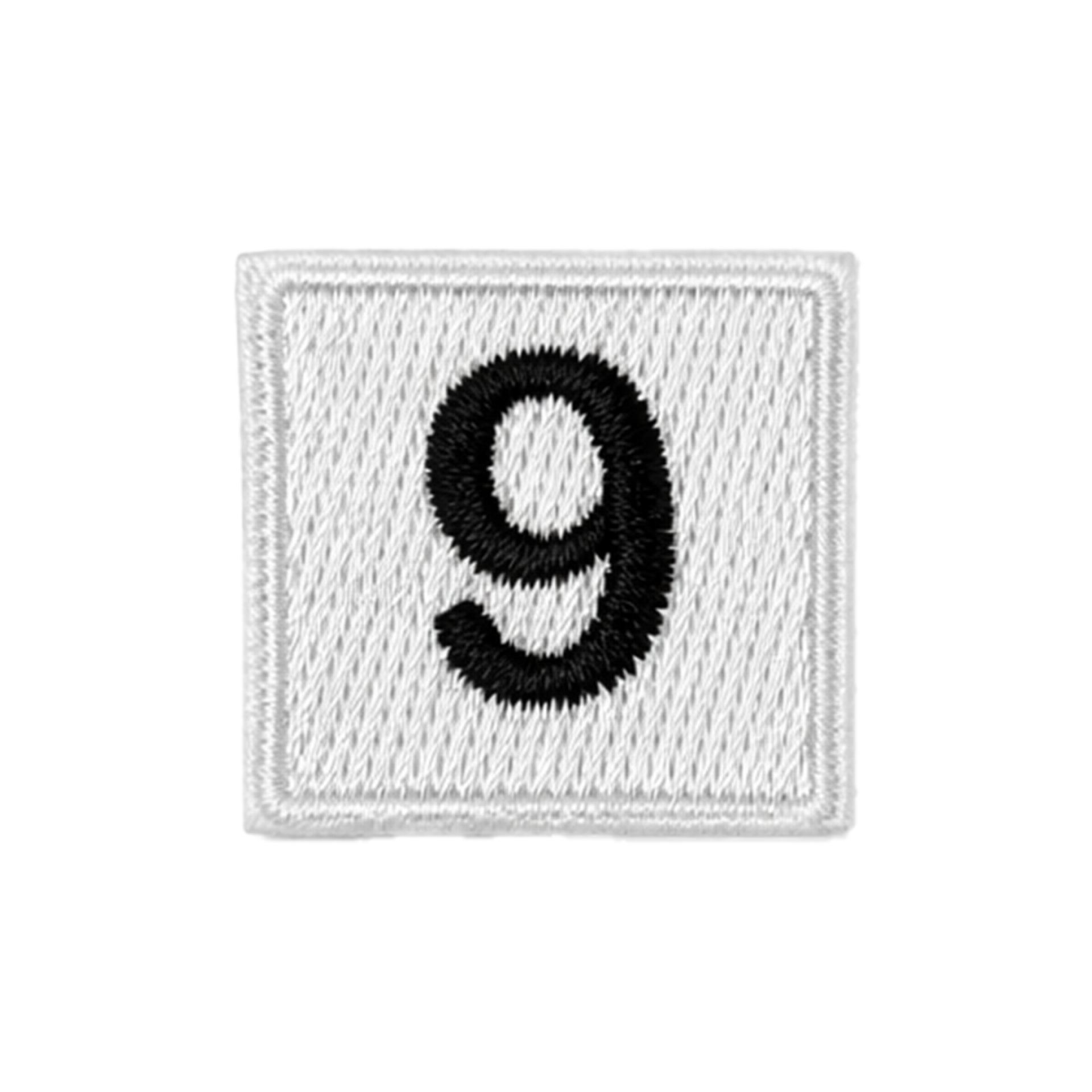 Kruikenstad embleem Scrabble stijl cijfer 9