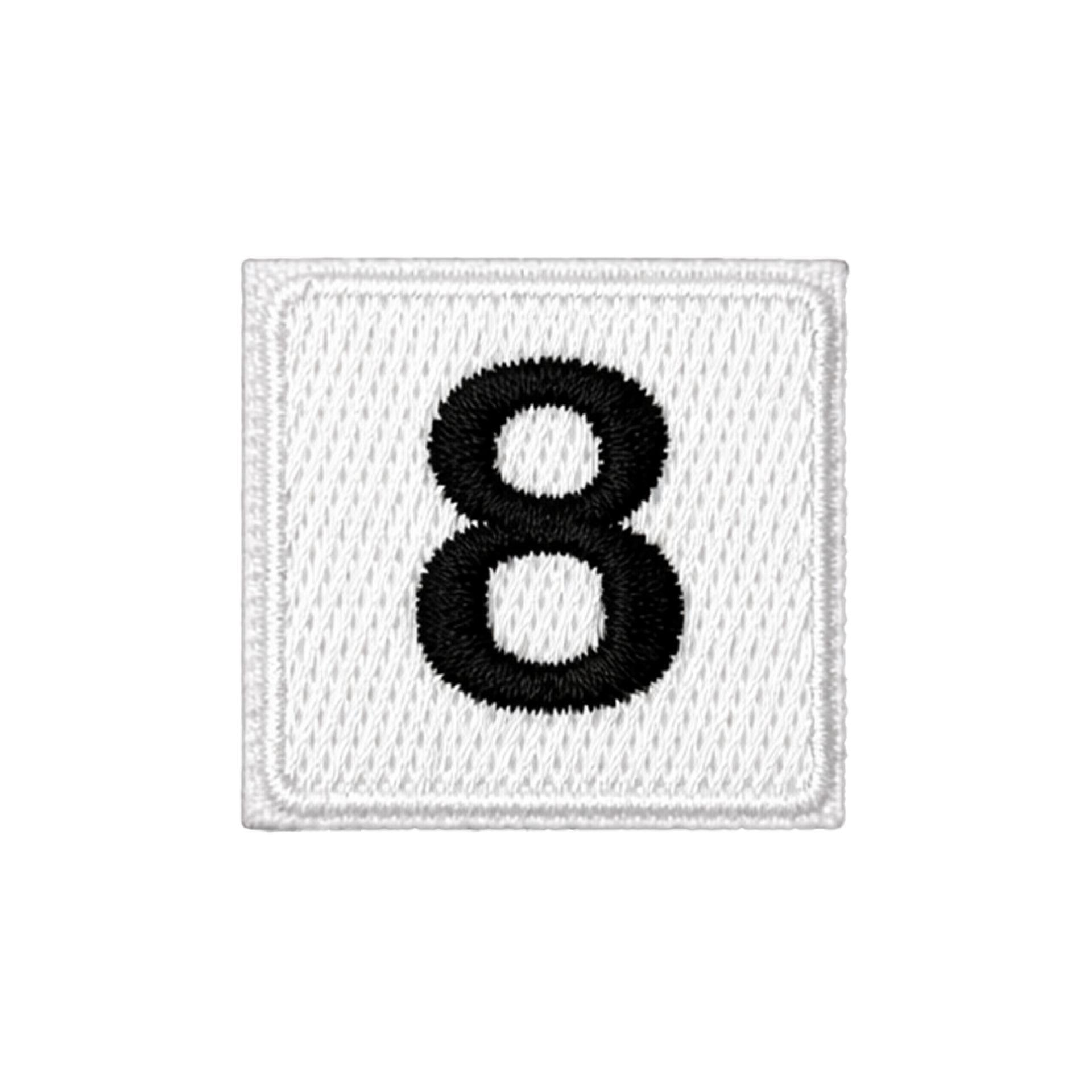 Lampegat embleem Scrabble stijl cijfer 8